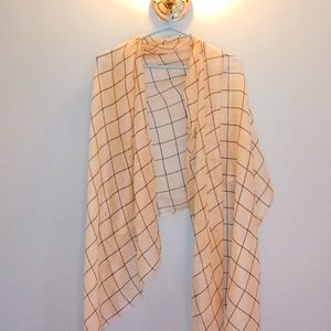 Beige and black checked scarf